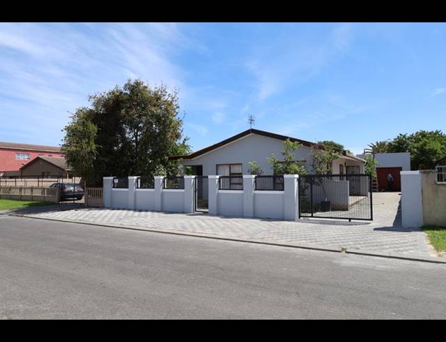 3 BEDROOM HOUSE FOR SALE IN EERSTERIVIER INDUSTRIA